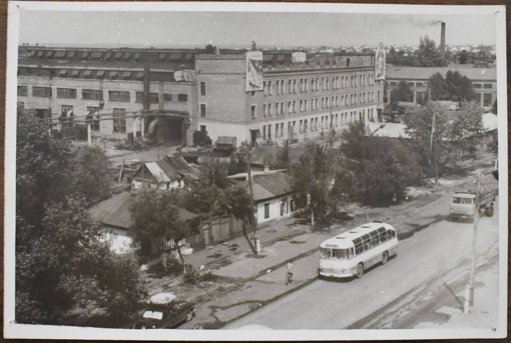 Фотография.
Здание цеха машиностроительного завода
по улице Пионерской.
г. Балашов.