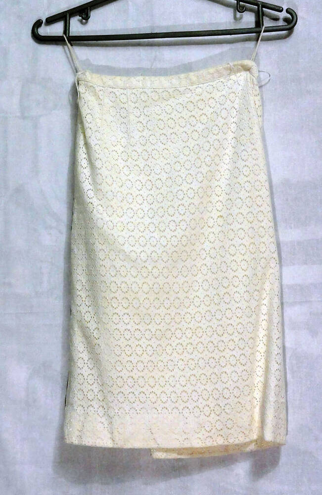 Свадебный костюм белого цвета из гипюра - юбка