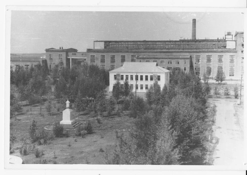 Фотография.
Территория сахарного завода.
р.п. Пинеровка.