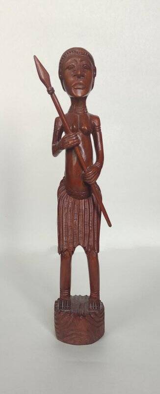 Скульптурная композиция «Женщина-воин племени Масаи». Африка, Кения.