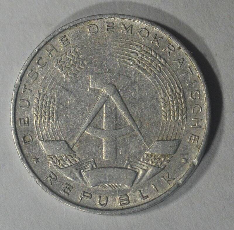 Монета 1  PFENNIG.