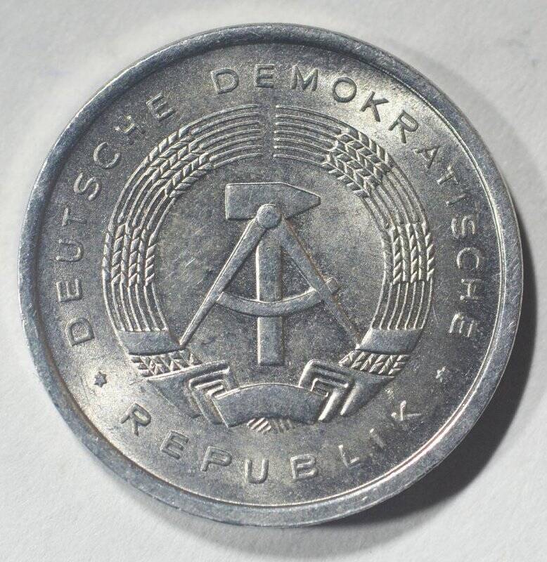 Монета 5  PFENNIG.