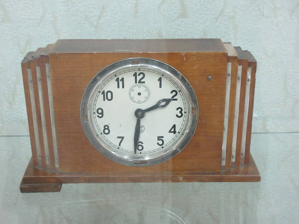 Часы настольные Владимирского часового завода