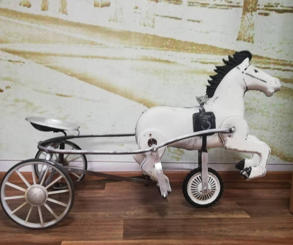 Велосипед трёхколёсный, детский «Конь педальный», белого цвета