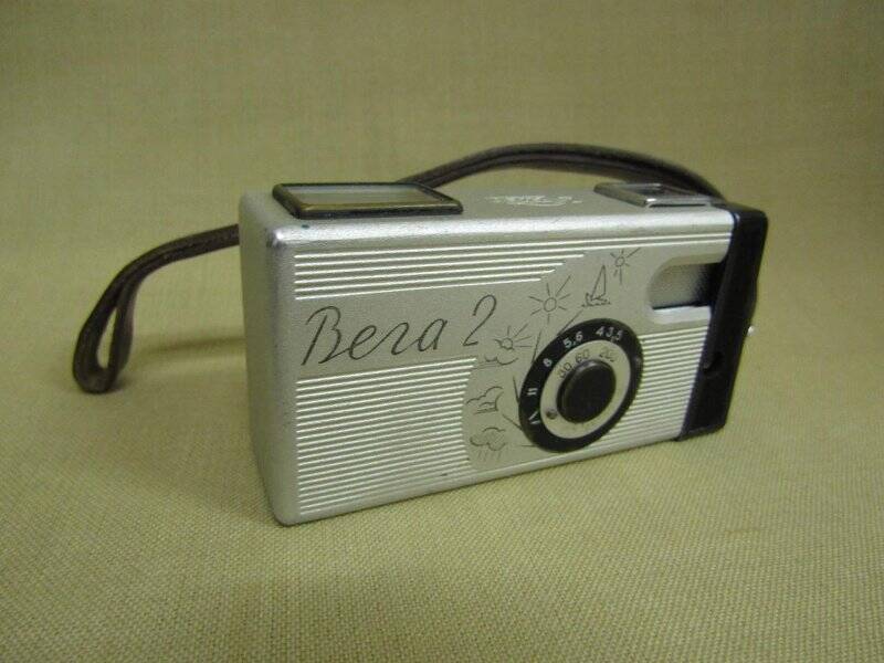 Фотоаппарат Киев-Вега 2 миниатюрный, в футляре. Модель 1961 - 1964 гг.