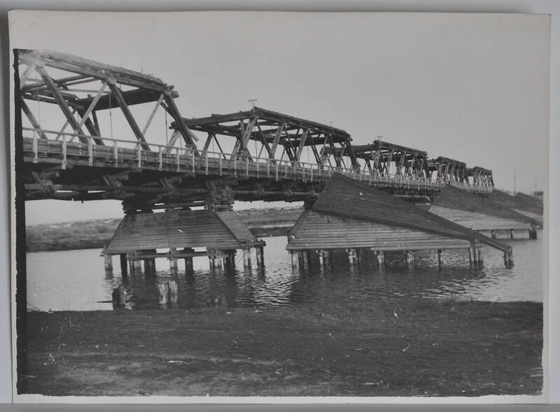 Фото. Деревянный мост через р. Исеть, построенный в 1930- е гг.