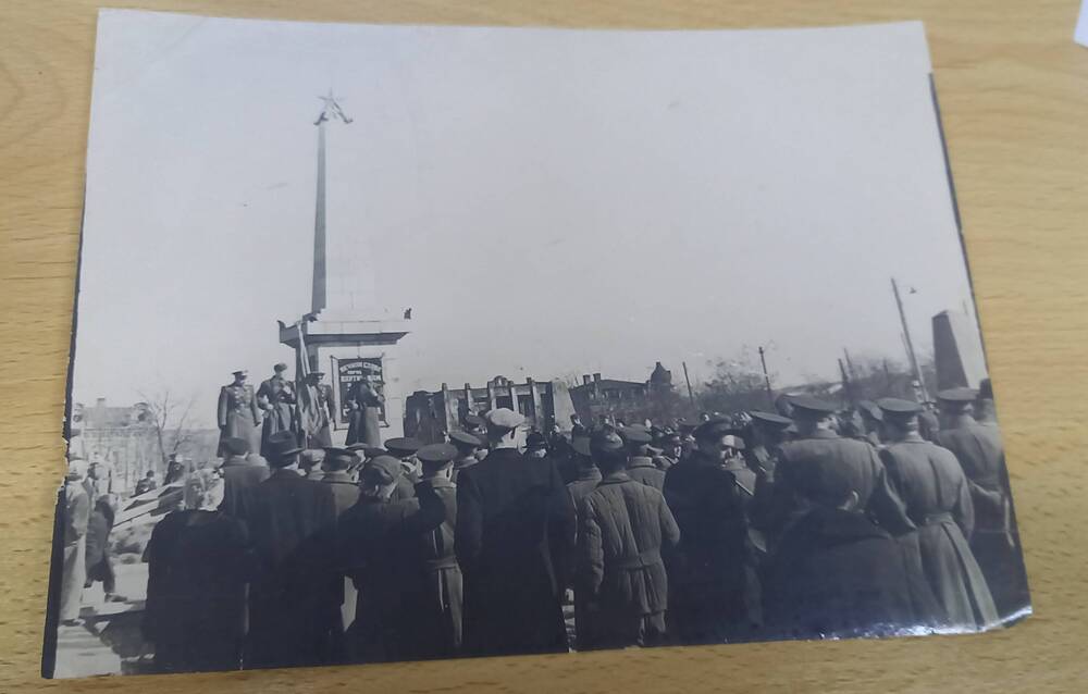 Виды города Армавира. 
Фото. Памятник, погибшим партизанам в г. Армавире.
1958 год.