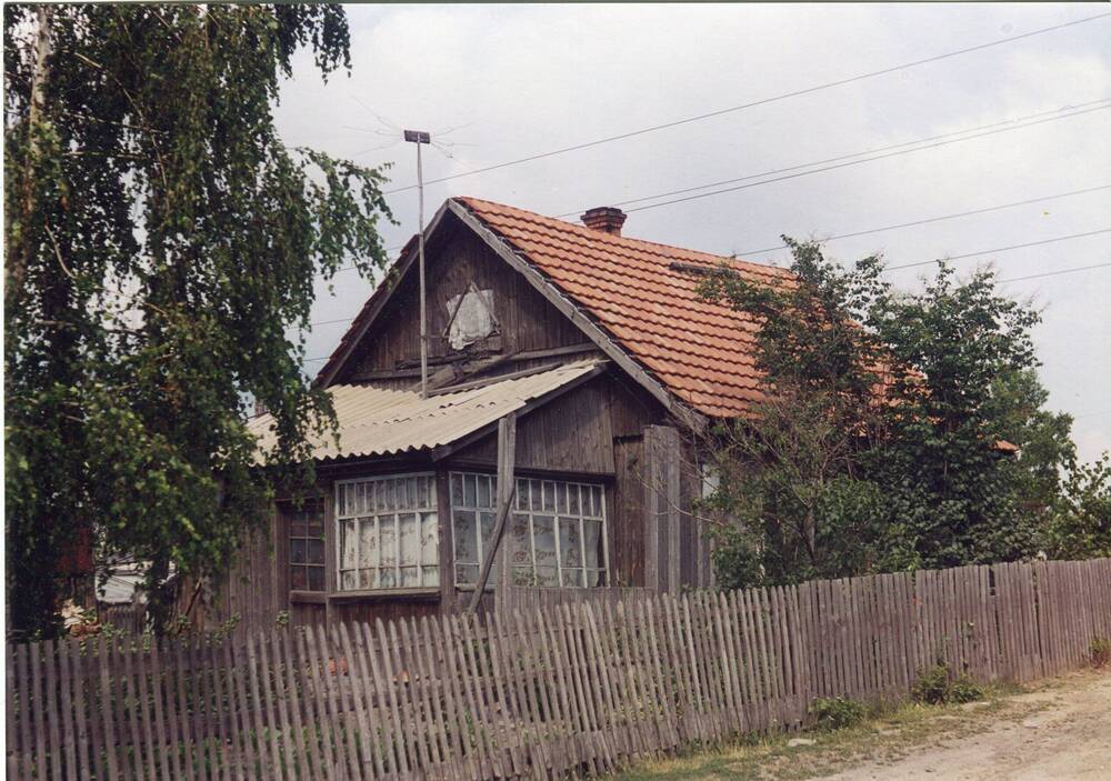 Фотография. Дом в районе Лесничества г. Березовского.