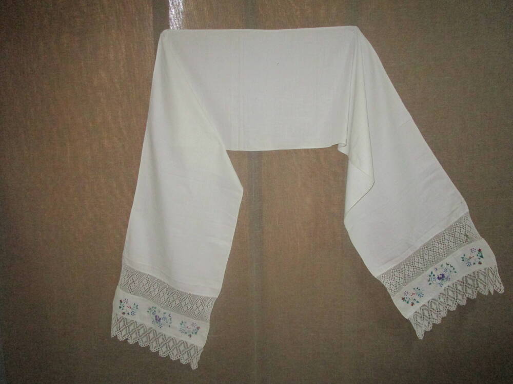 Рушник (полотенце) из хлопчатобумажной ткани белого цвета