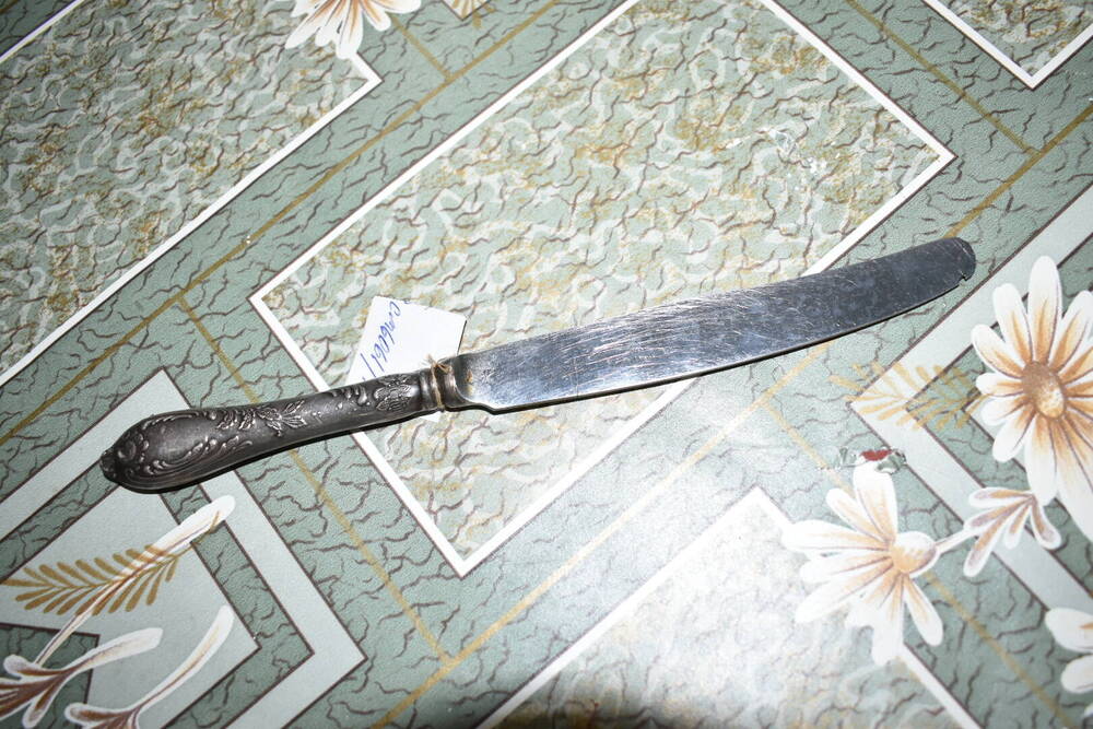 Нож из столового набора с мельхиором и посеребрением