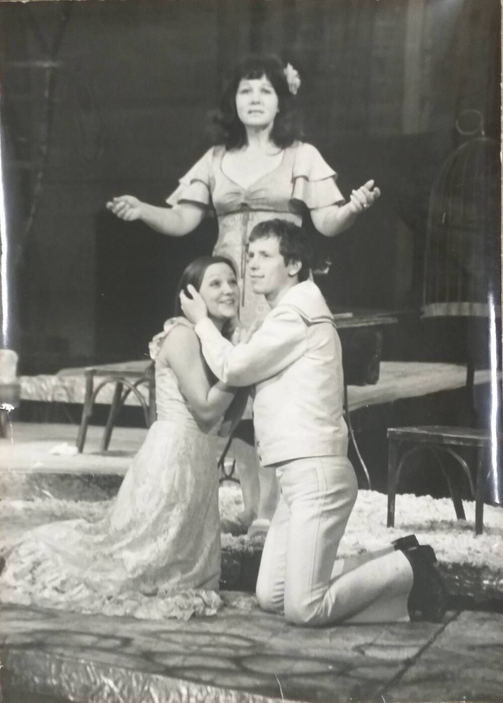 Фотография портретная. Сцена из спектакля Татуированная роза Ногинского драматического театра, 1977 год.