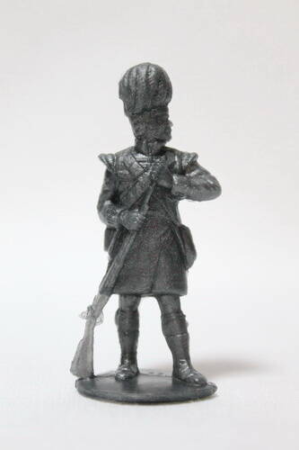 Набор солдатиков «Шотландские стрелки в 1815 г.». Солдатик «Шотландец заряжающий ружье».