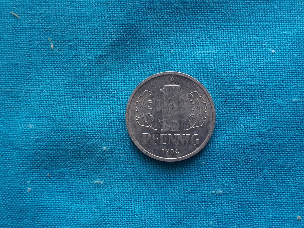 Монета 1 PFENNIG 1984 г. ГДР