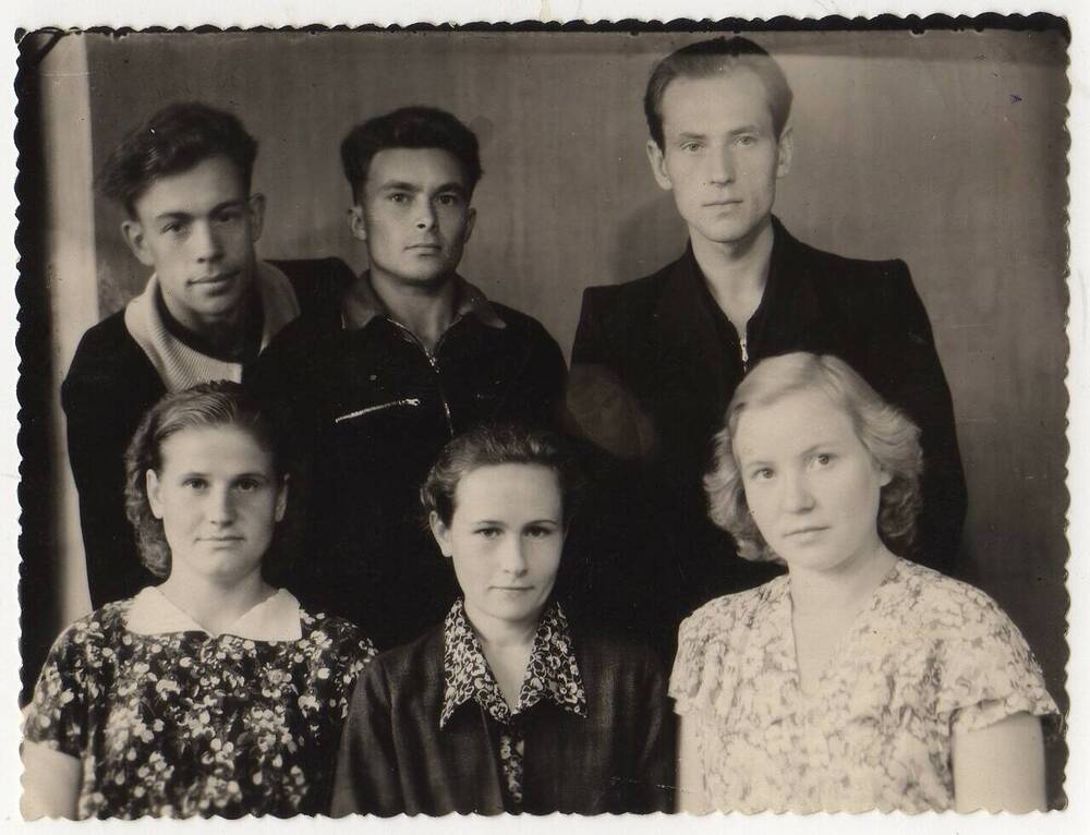 Фотография. Члены горкома ВЛКСМ в 1956 г.