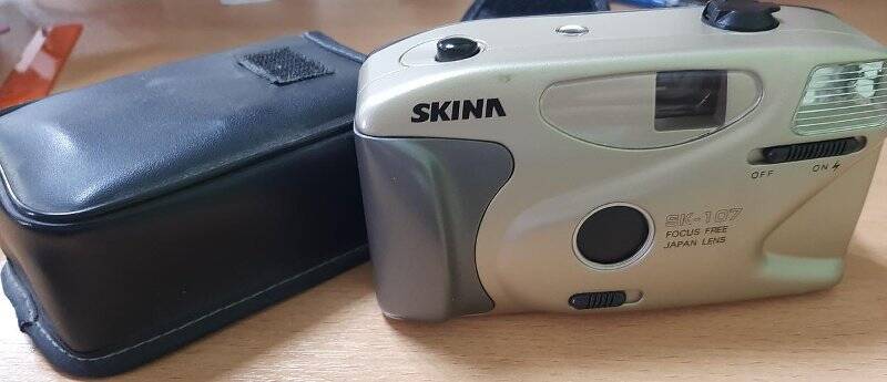 Фотоаппарат «SKINЛ» с чехлом