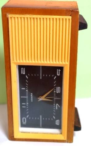 Механические часы-будильник с музыкальной шкатулкой Наири