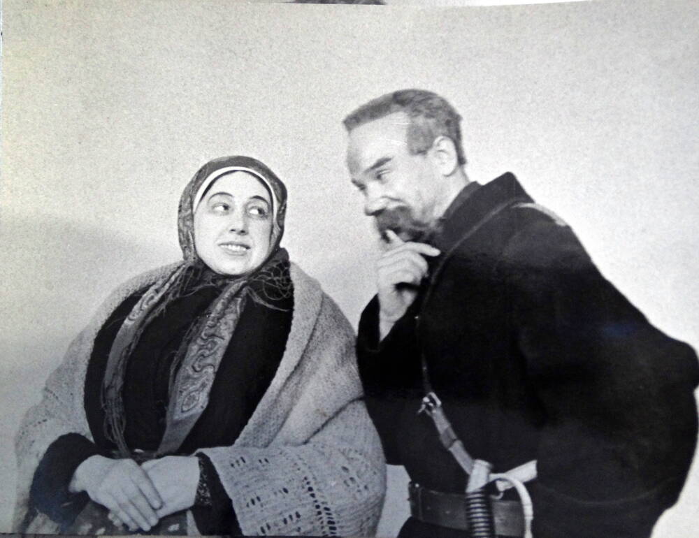 Фото Русского театра. М.Горький На дне, реж. С.Петровский, 1940-41 г.г.