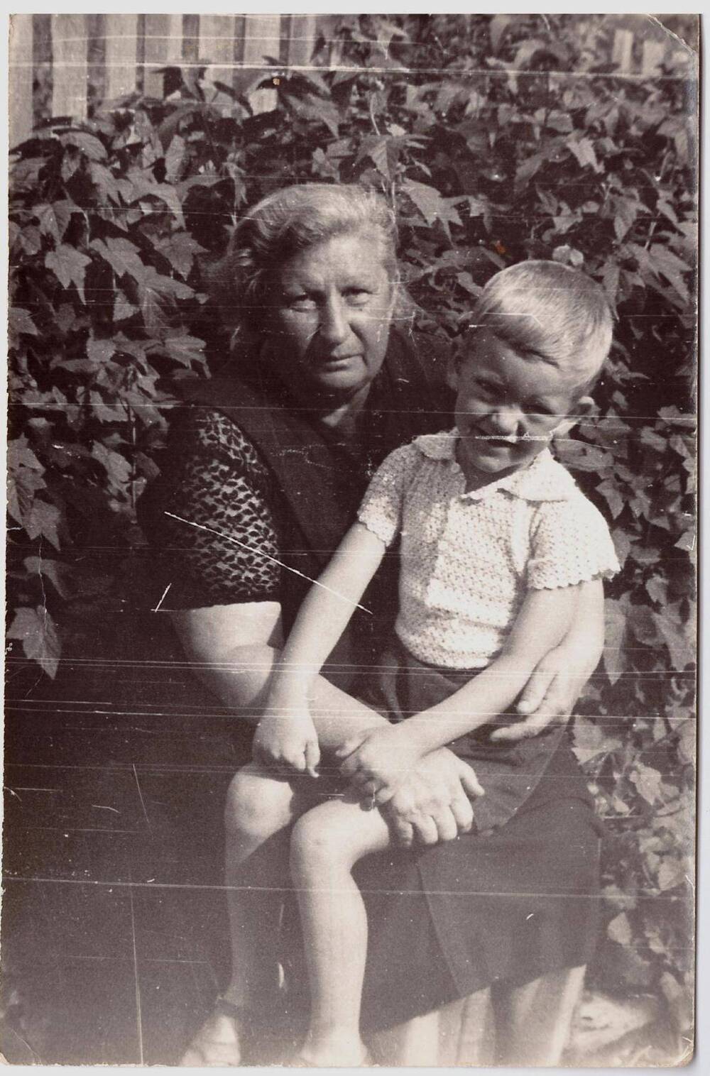 Фотография Земсковой Евгении Григорьевны с внуком