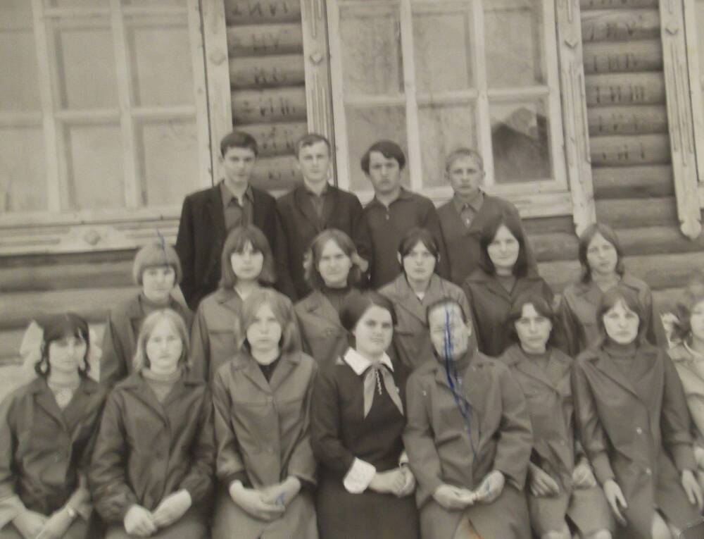 Ученики школы в деревне Городище.