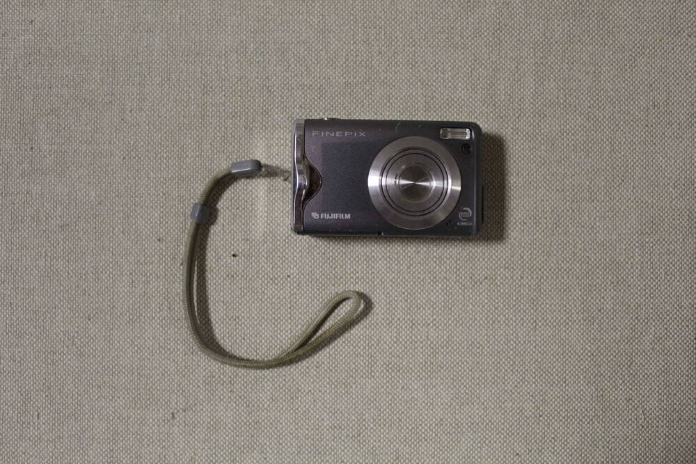 Фотоаппарат Fujifilm FinePix F 20 (Фуджифилм).
