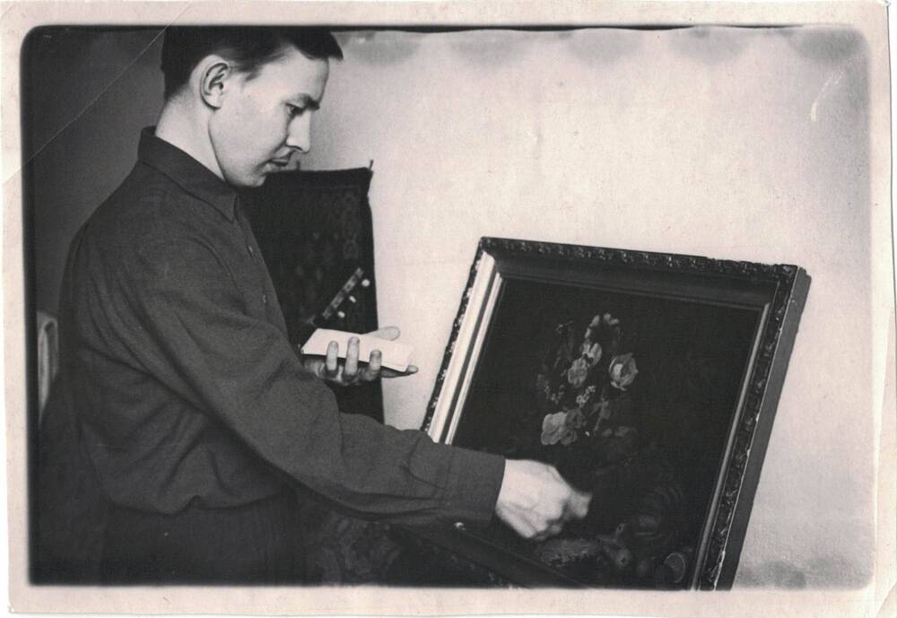 Фото- Шайхутдинов Винир внук М.Л.Муртазина. Фото снято во время его любимой работы, рисование.