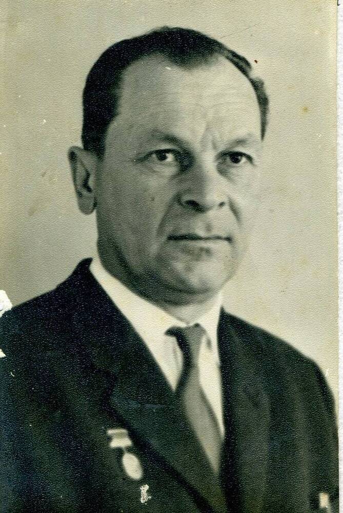 Портрет Чумичёва Петра Никифоровича. Автор шести изобретений,три внедрил в производство.