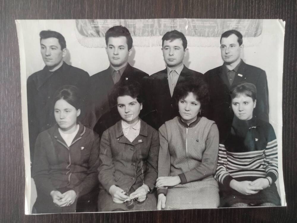 Фото групповое. Секретари первичных комсомольских организаций  г. Белебея 1968 год.