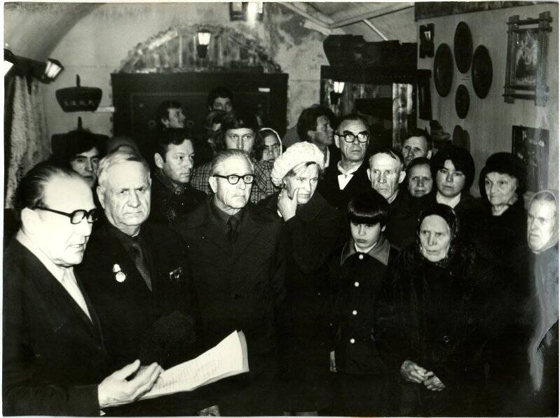 Фотография. Открытие выставки народных умельцев 4 октября 1980 г. в Слободском краеведческого музея.