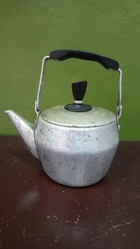 Чайник для заварки чая.