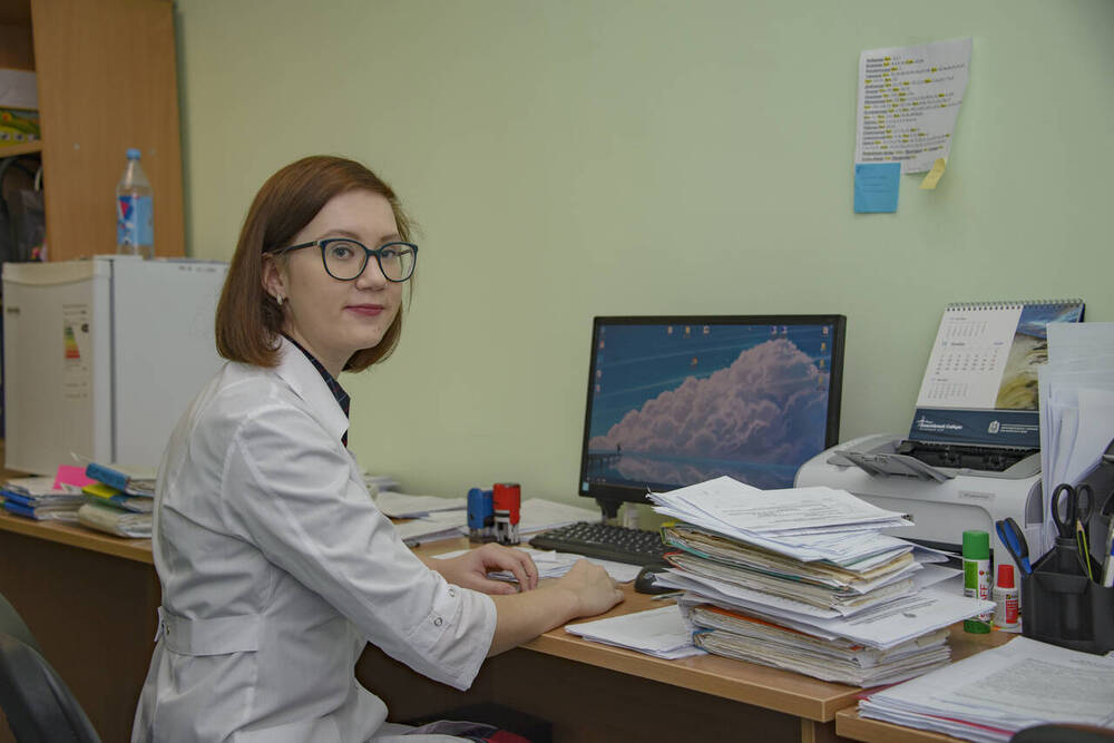 Фотография портретная. Золина Светлана Александровна, врач-терапевт Таймырской межрайонной больницы