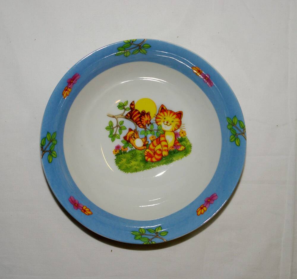 Тарелка глубокая из детского набора посуды Котята. 2014 г.