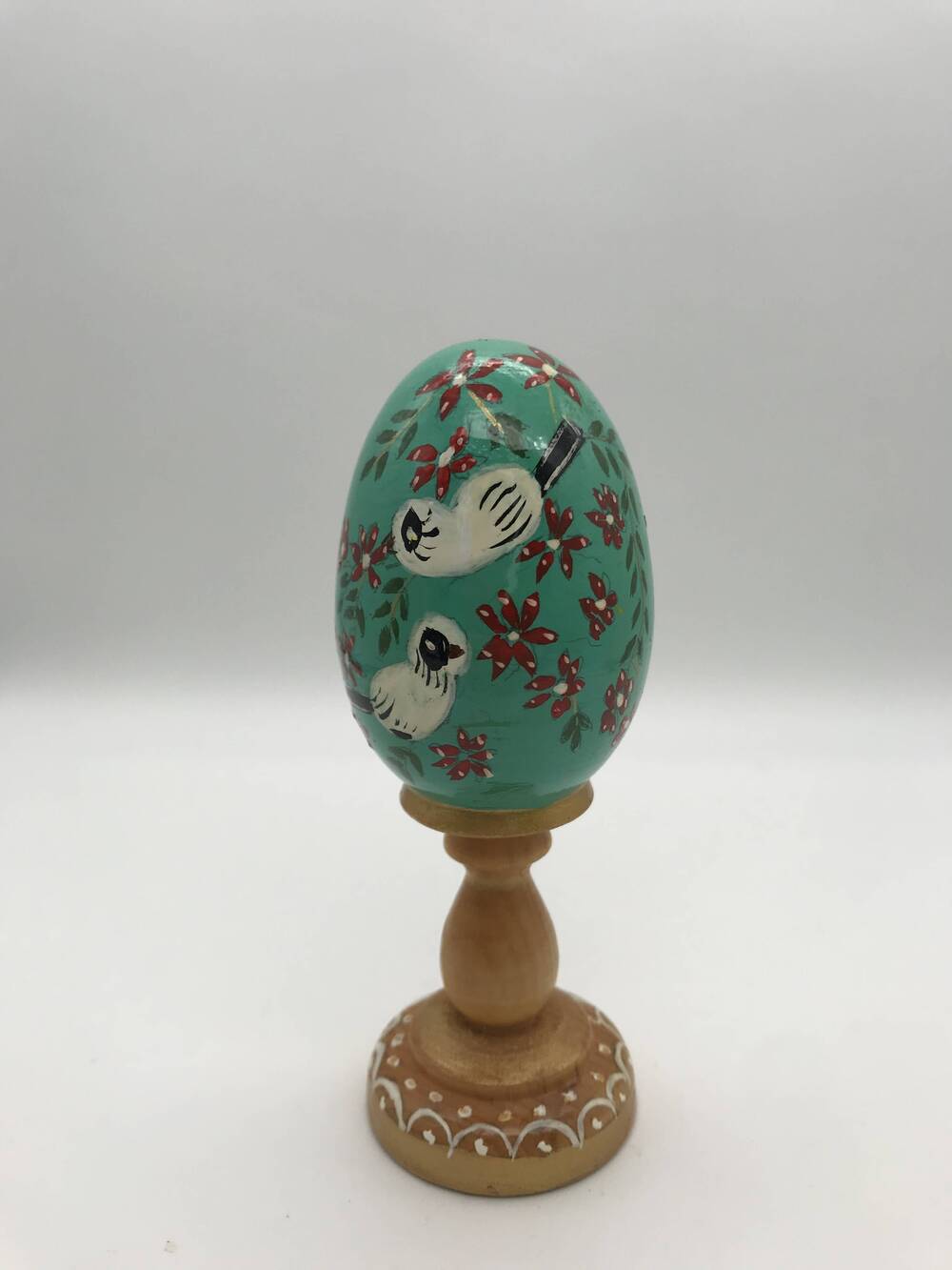 Яйцо пасхальное  деревянное с росписью, на подставке