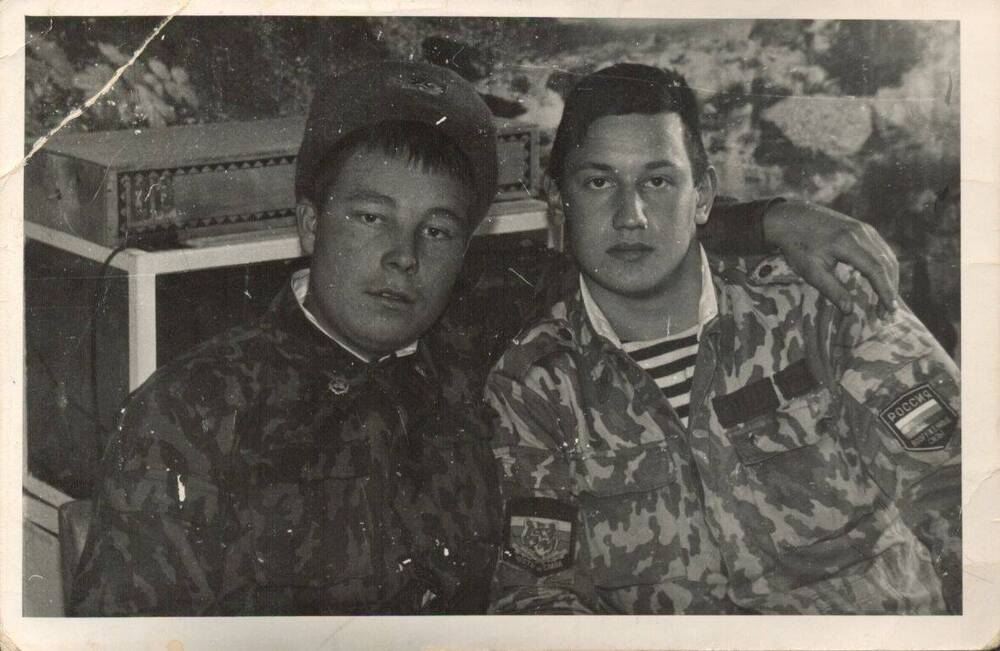 Шигалов С.В. (слева) - участник войны в Чечне.