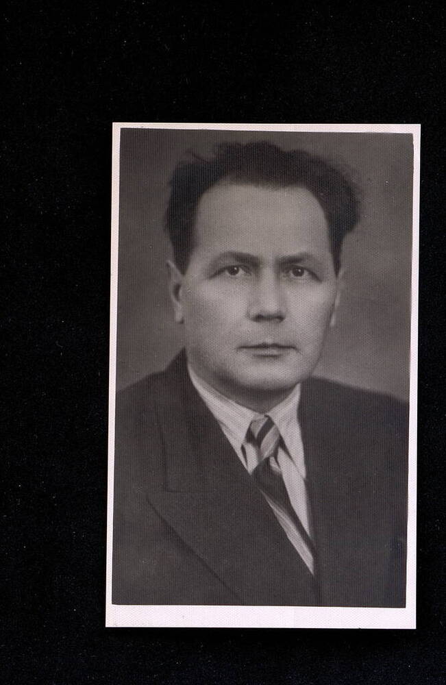 Фото Иван Федорович Трусов (1903-1957) - писатель, уроженец села Красного Тульской губернии. 