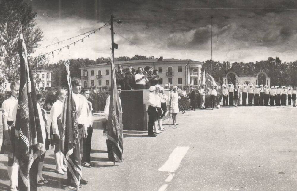 Фото. Демонстрация трудящихся в честь Великого Октября,  СЦЗ, 1970 г.