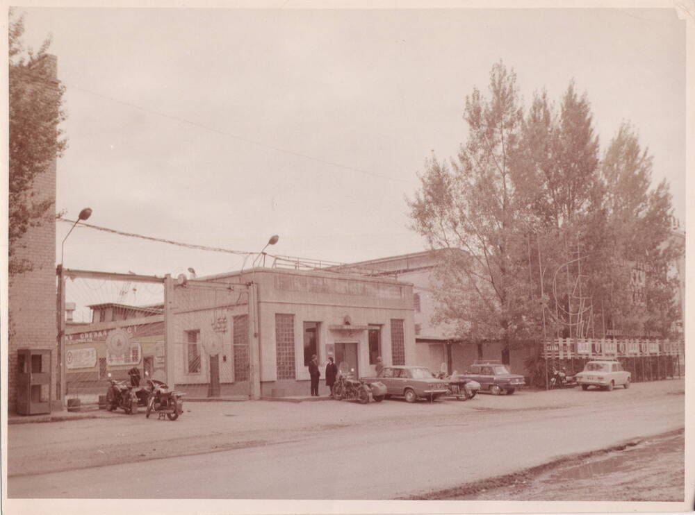 Фото. Улица Гоголя. Проходная завода пусковых двигателей, 1979 г.
