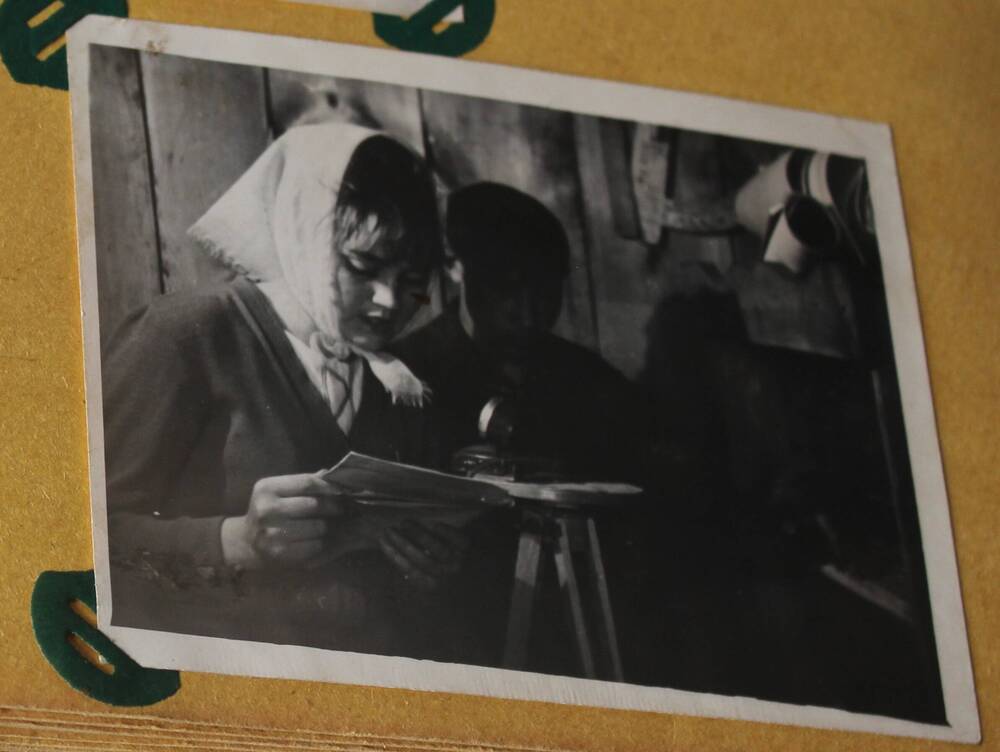 Фотография из альбома Из истории Алманчиковской средней школы. Передача радиогазеты