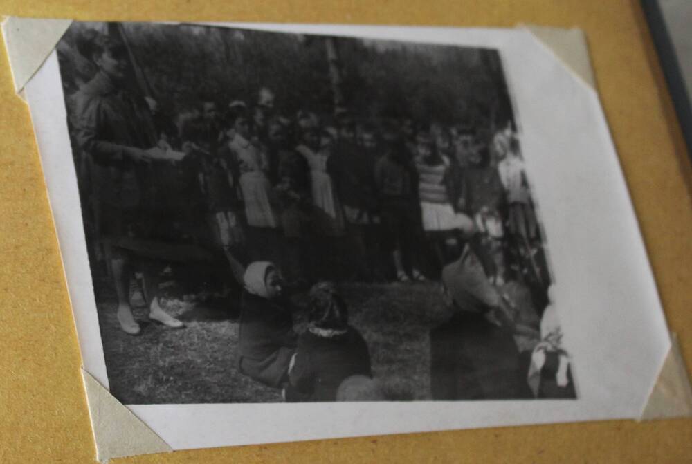 Фотография из альбома Из истории Алманчиковской средней школы. Концерт первоклассников