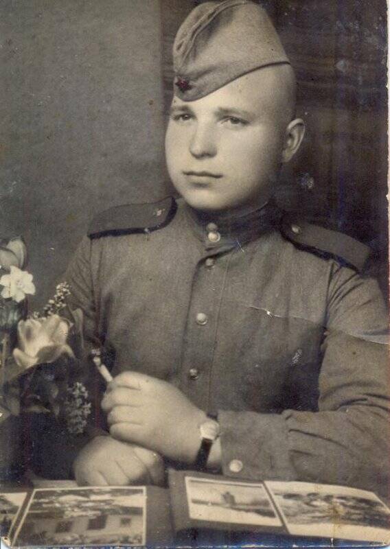 Фотография. Томилов Александр Яковлевич, участник Великой Отечественной войны. 1940-е годы