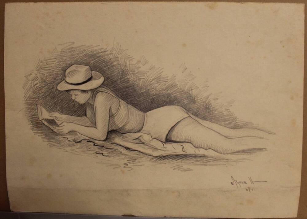 Набросок Девушка загорает, читает книгу, в шляпе, автор Н.А. Лунев