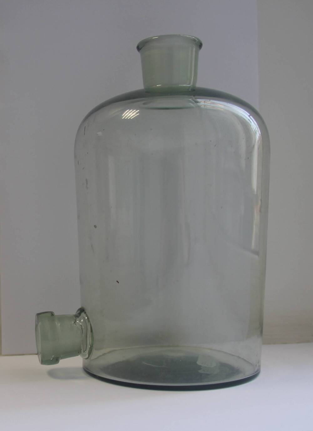 Склянка-аспиратор лабораторная (бутыль Вульфа) объёмом 2 литра. ГОСТ 21400-75. 1970-е годы.
