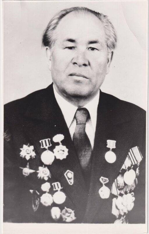 Фото ч/б. Валешев Борис Зиновьевич, участник Великой Отечественной войны.