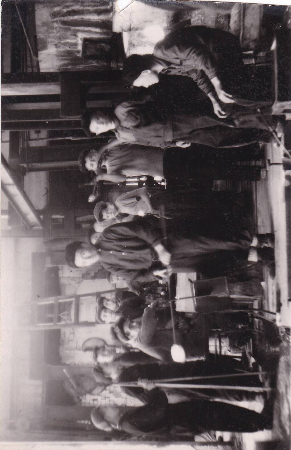 Фотография. Цех ширпотреба Красноусольского стекольного завода. 1930 г. г.