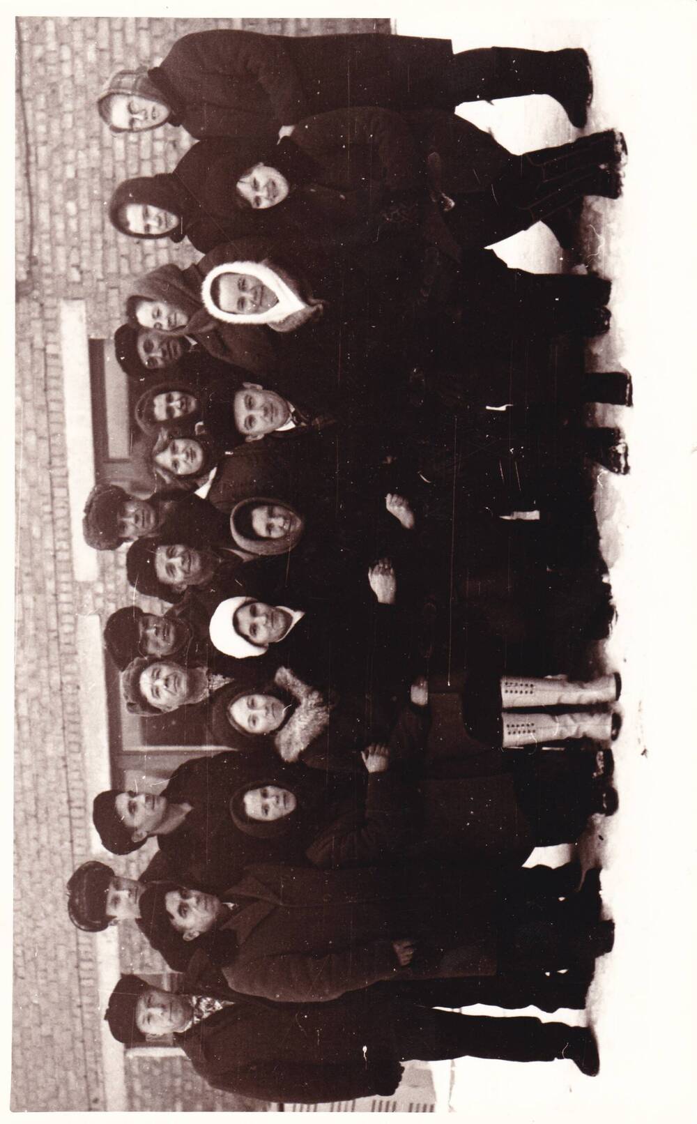 Фотография. Группа рабочих Красноусольского стекольного завода. 1977 год.
