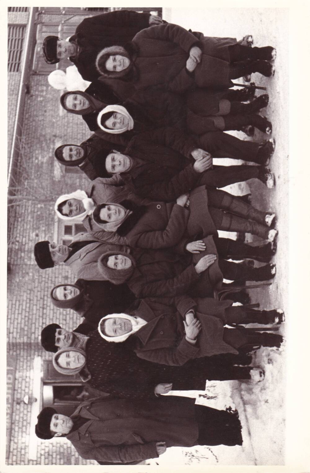 Фотография. Рабочие Красноусольского стекольного завода. 1977 год.