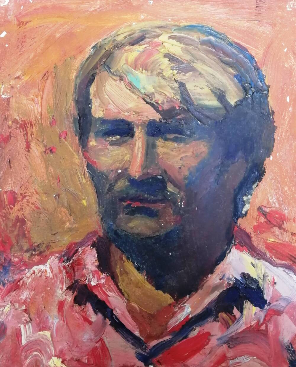 Портрет Мужчина в красной рубашке, худ. А.А. Латыш-Кочубей, картон/масло. 1980-е годы.