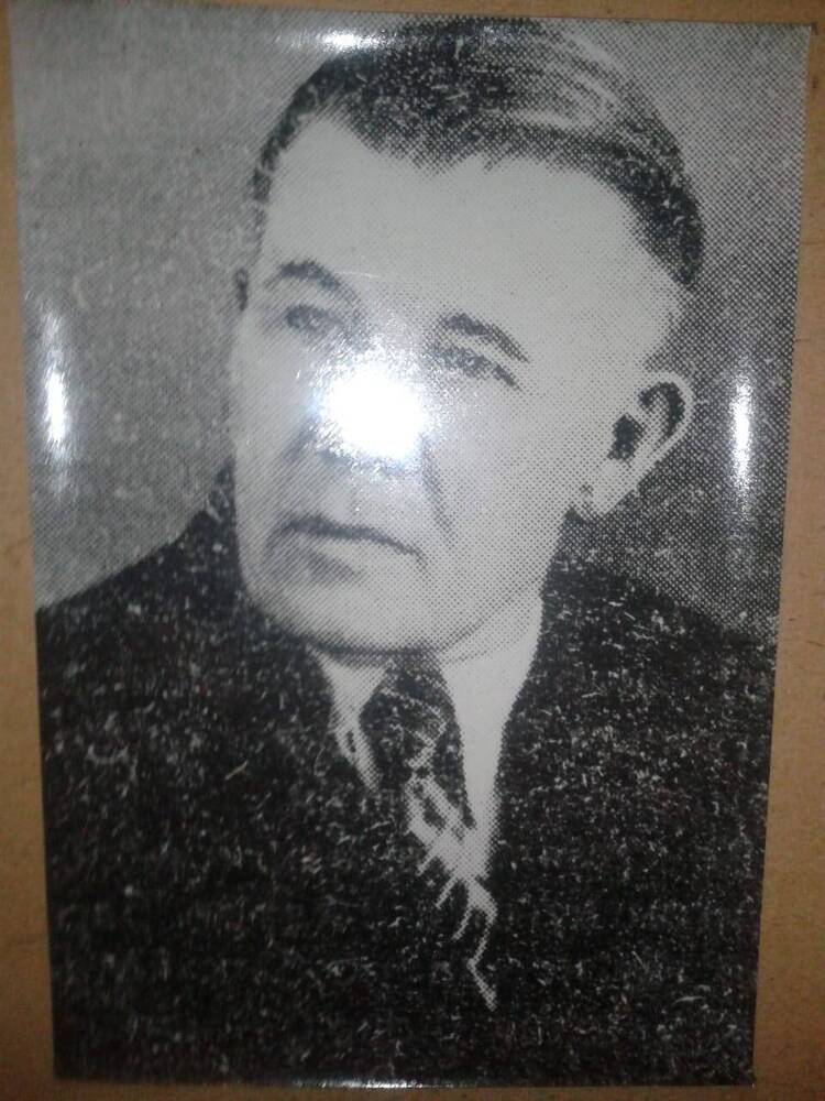 Фотография в деревянной раме. Латиф Джалялетдинович Джаляй (1894-1966 гг.), татарский ученый-языковед.