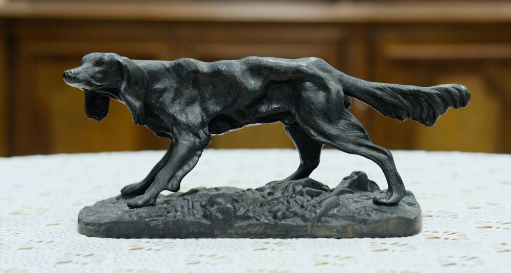 Скульптура кабинетная Собака сеттер.