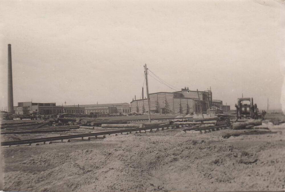 Локомобильная электростанция Людиновского завода в Сызрани. 1945 г.