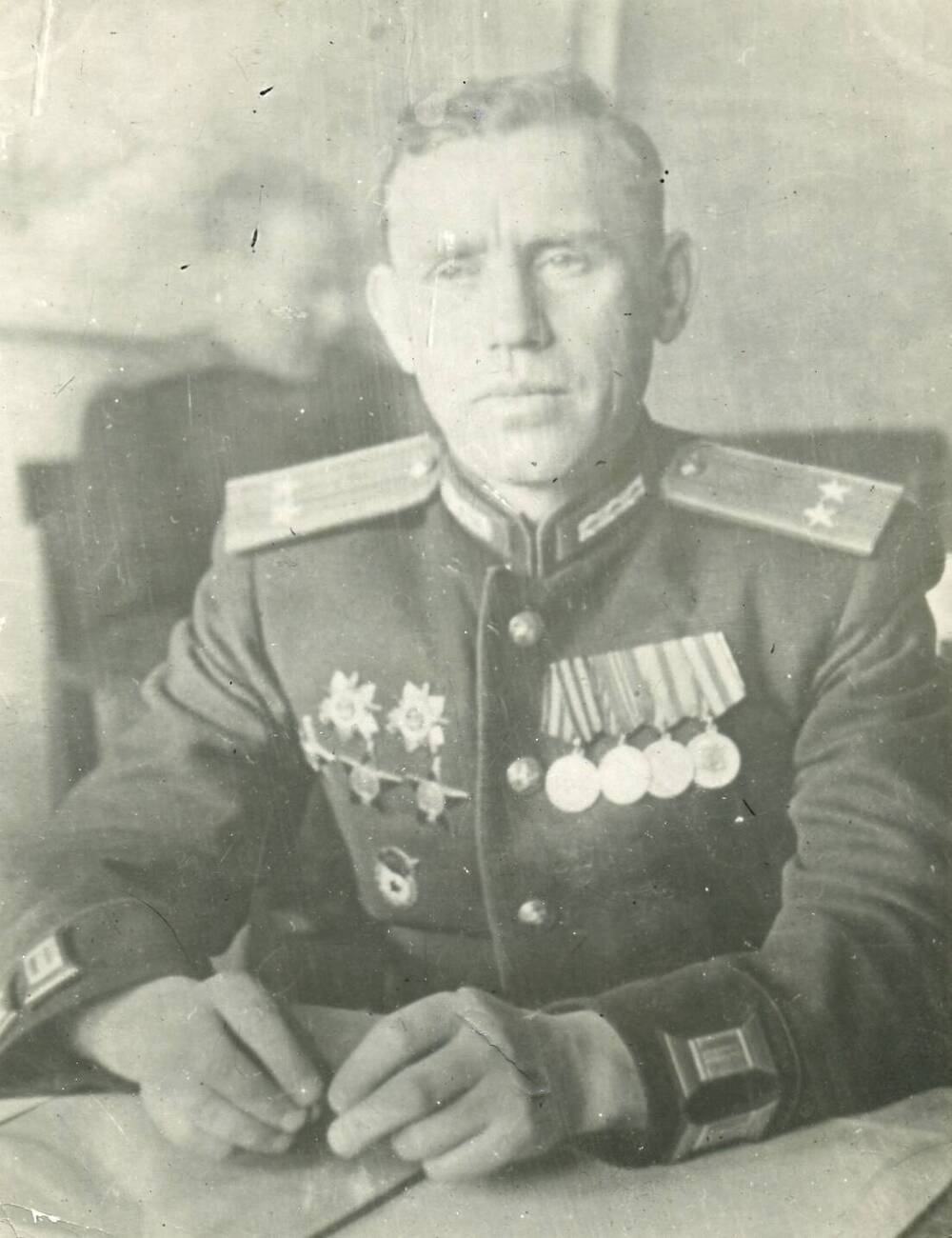 Фото подполковника в запасе, бывшего работника политотдела 75 стрелковой дивизии  Сухобокова Василия Алексеевича , погрудное.